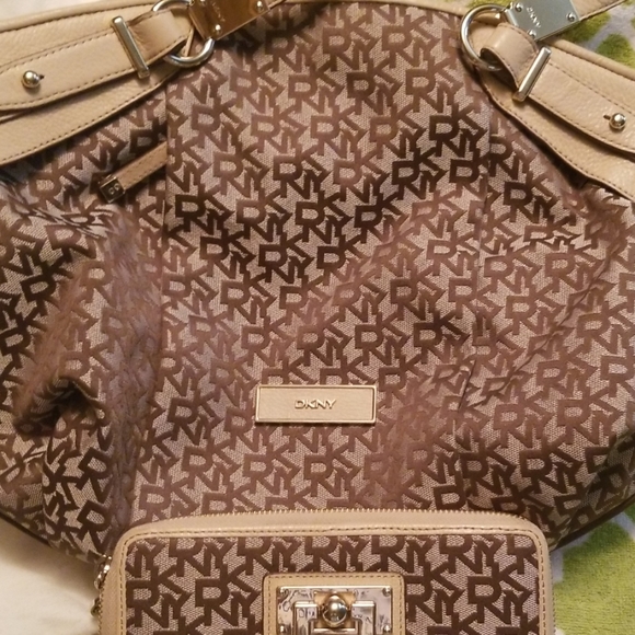 Dkny purse and wallet - Picture 3 of 5